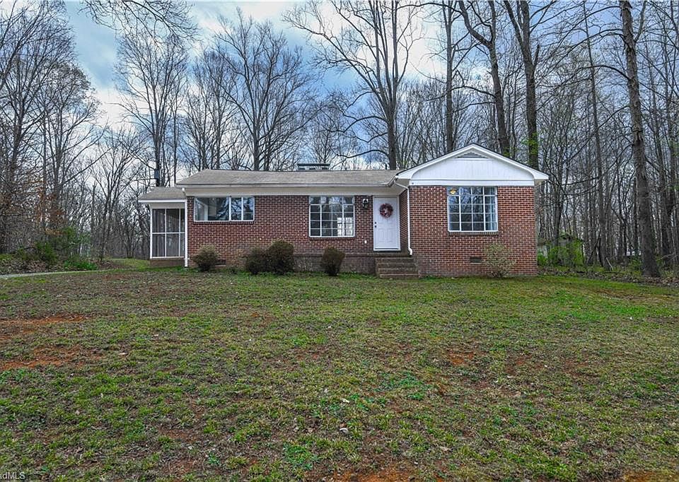 1st image of 945 Dan Valley Rd