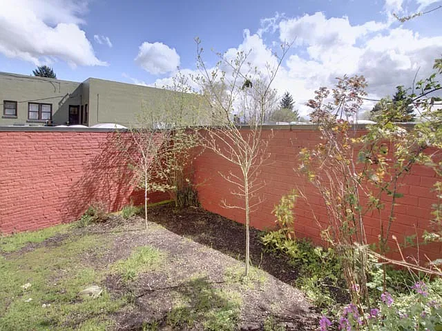 5244-5308 NE Wistaria Dr — Photo 14