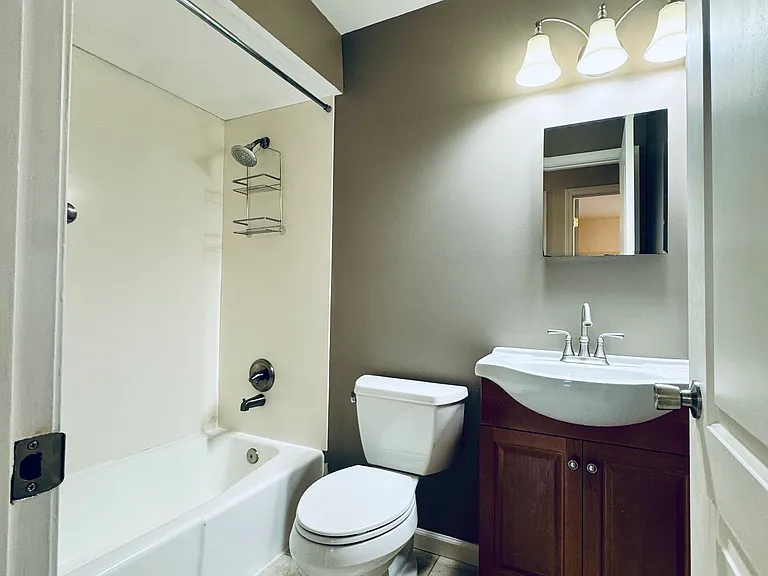 421 Lee Dr — Photo 12