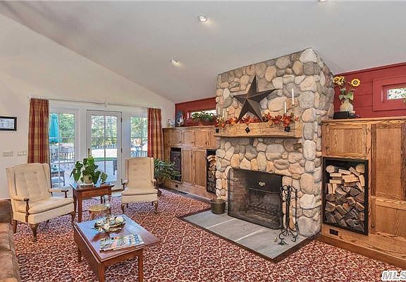 5th image of 1295 Custer Ave