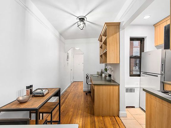 3rd image of 62 E 87th St APT 3A