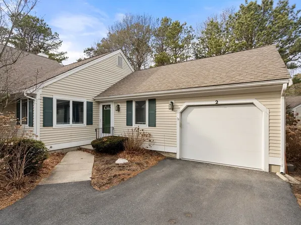 2 Pacific Ave #2, Mashpee, MA 02649