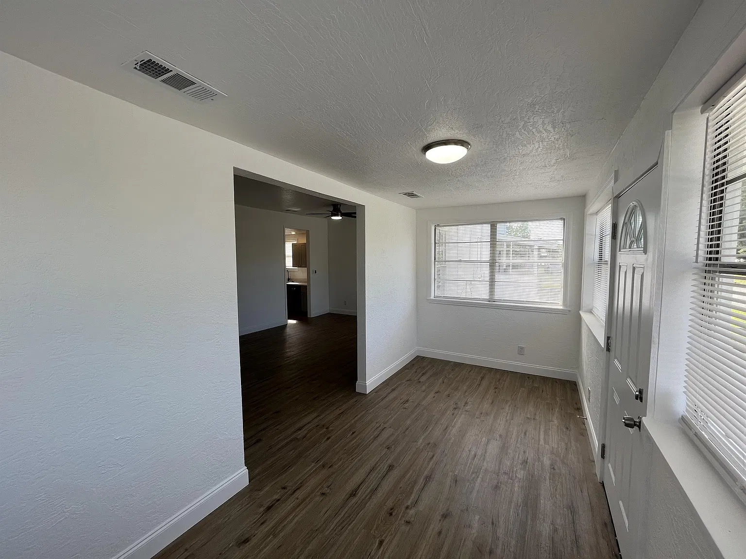 615 Dora Street - C — Photo 4