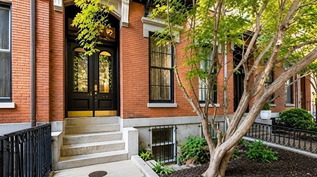 2 bed, 2.5 bath, 2100 sqft, $6,800 — Photo 2
