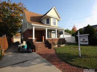 711 Riverside Ave, Baldwin, NY 11510