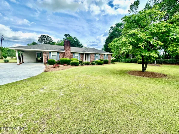 10093 N College Street, Clarkton, NC 28433