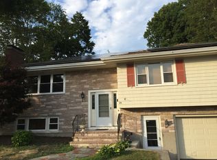 16 Pleasant Valley Cir, West Roxbury, MA 02132