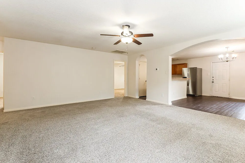 4 bed, 2.0 bath, 1655 sqft, $1,630 — Photo 4