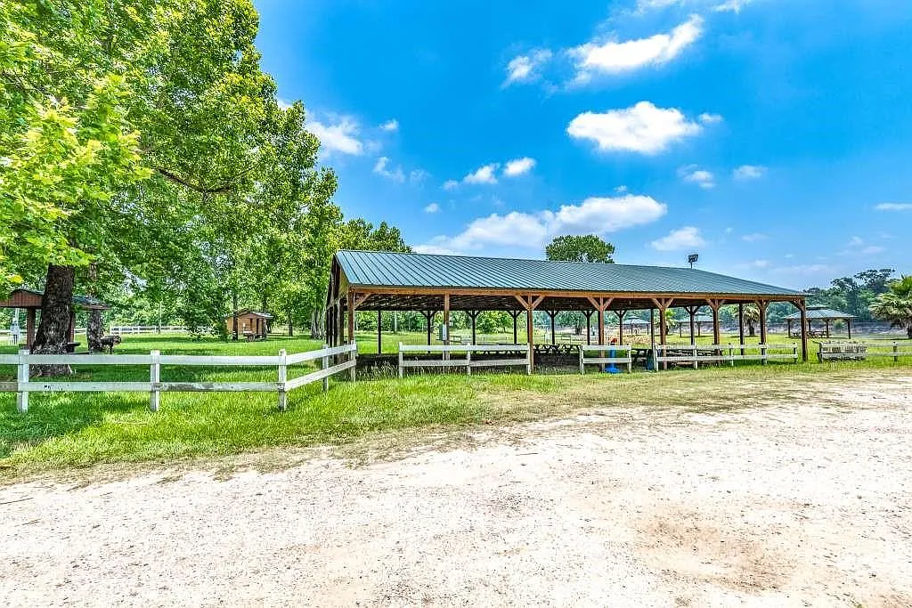 1 bed, 1.0 bath, $899 — Photo 4