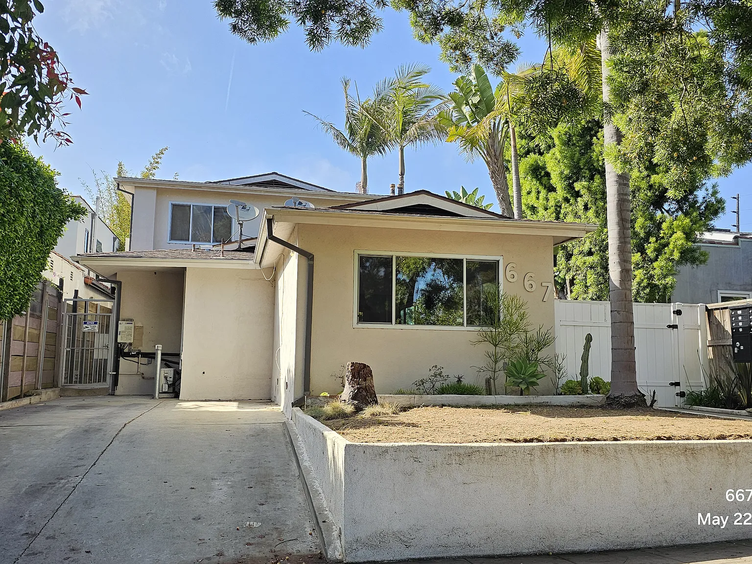 667 Flower Ave — Photo 1