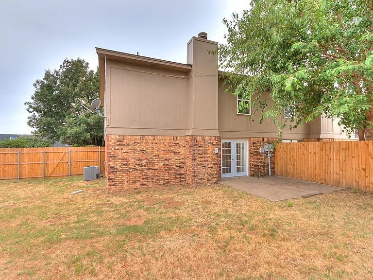 504 N Davis Ave — Photo 36