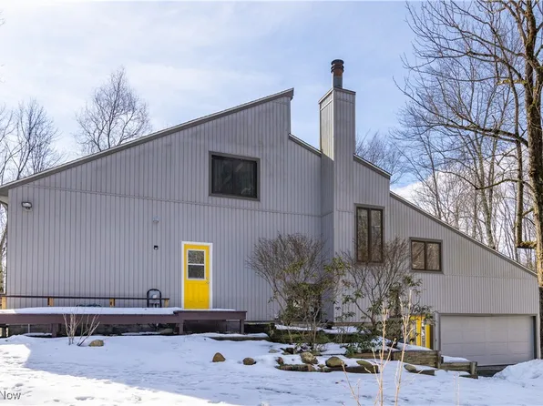 14020 Patriot Dr, Burton, OH 44021