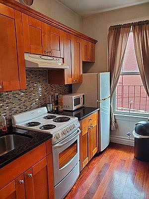 2nd image of 37-14 Astoria Blvd S #3