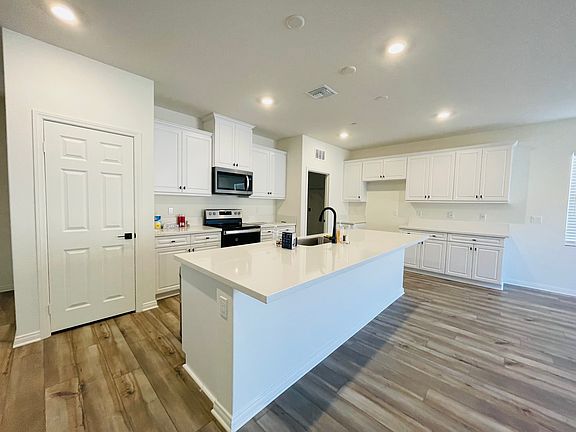 2nd image of 45224 Maverick Ct
