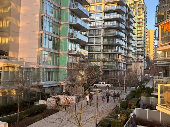 199 Victory Ship Way #205, North Vancouver, BC V7L 0B1