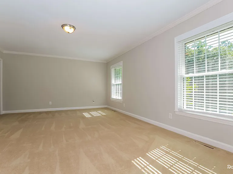 709 Huntington Dr — Photo 13