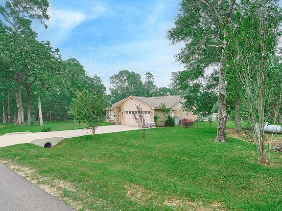 3rd image of 619 Pinewood Dr