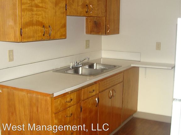 5th image of 1806 E 4th Plain Blvd APT 21