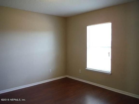 4th image of 643 BONAPARTE Lane S