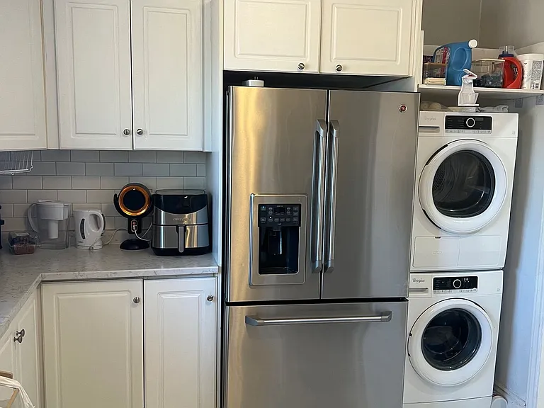 376 Blackthorn Ave #UPPER — Photo 6