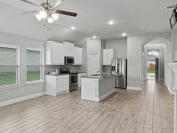 4th image of 426 Oleander Dr