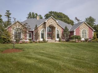 15 Elizabeth Dr, Rochester, MA 02770