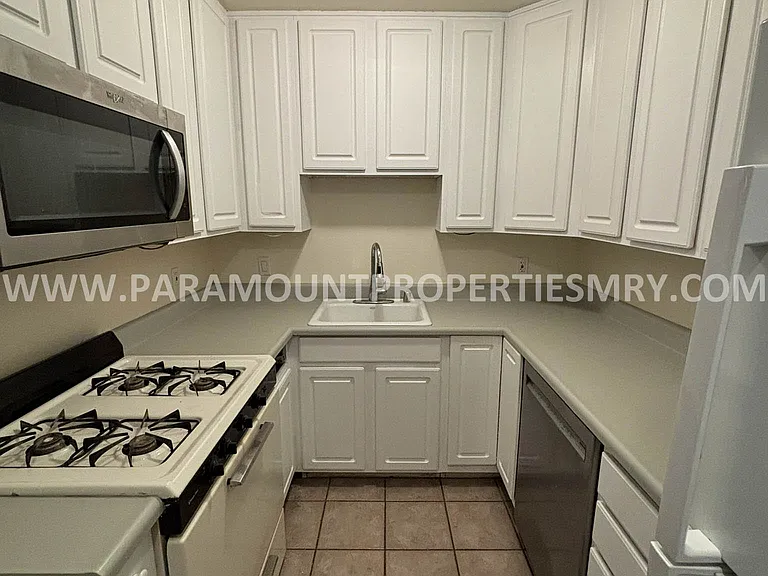 500 Glenwood Cir #528 — Photo 4