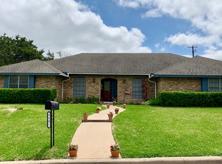 9901 Sandalwood Dr, Woodway, TX 76712
