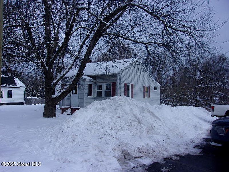 2nd image of 27 Cheltingham Avenue