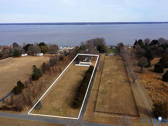 2nd image of 551 Marlborough Point Rd