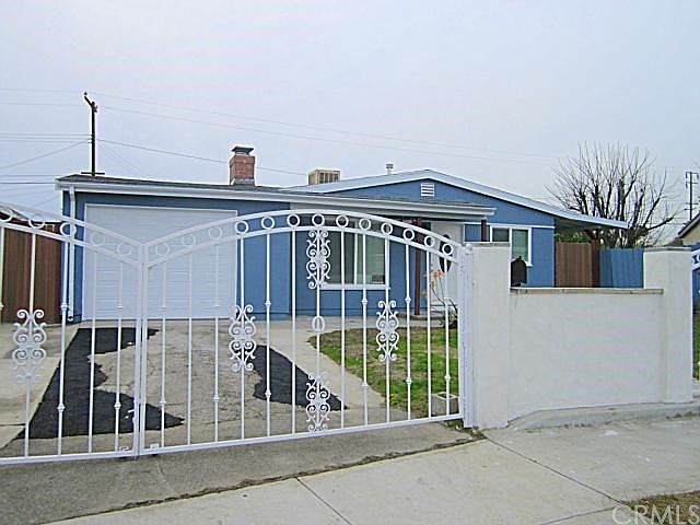 Gated Front Entryway