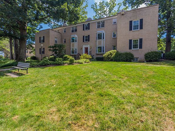 3rd image of 802 S Arlington Mill Dr APT 304