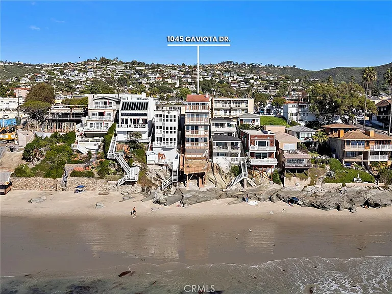 1045 Gaviota Dr #B — Photo 2