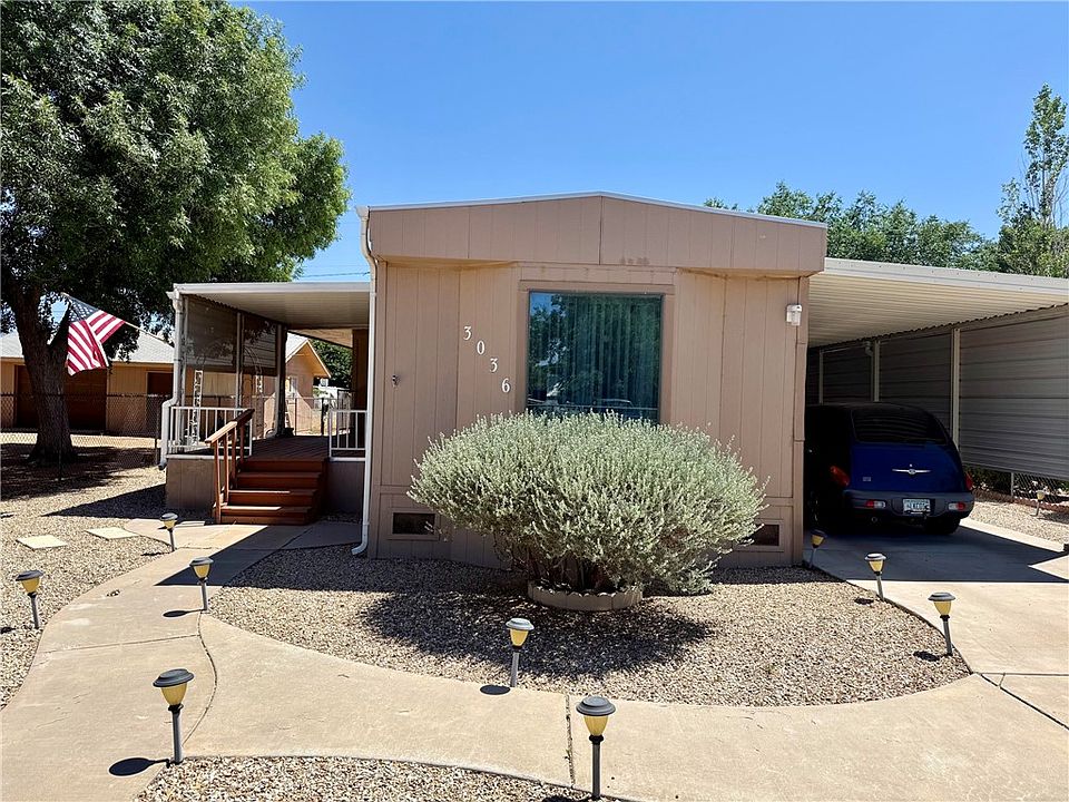 1st image of 3036 E Packard Avenue
