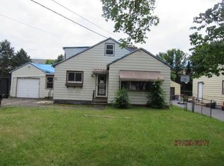 71 Thorpe Cres, Rochester, NY 14616