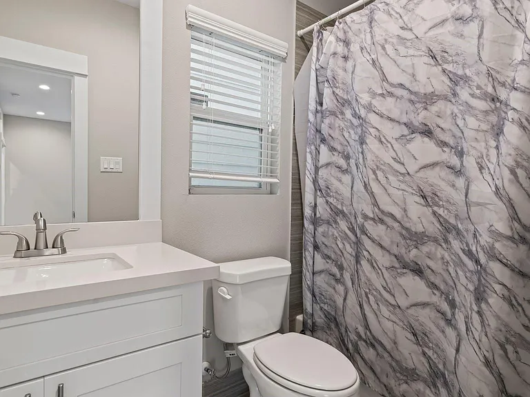 814 Thornton Rd #F — Photo 8