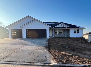 1125 Bay Mist Dr, Green Bay, WI 54311