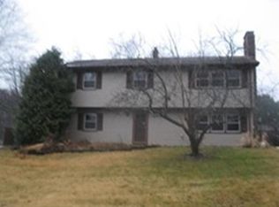 14 Robin Rd, Easthampton, MA 01027