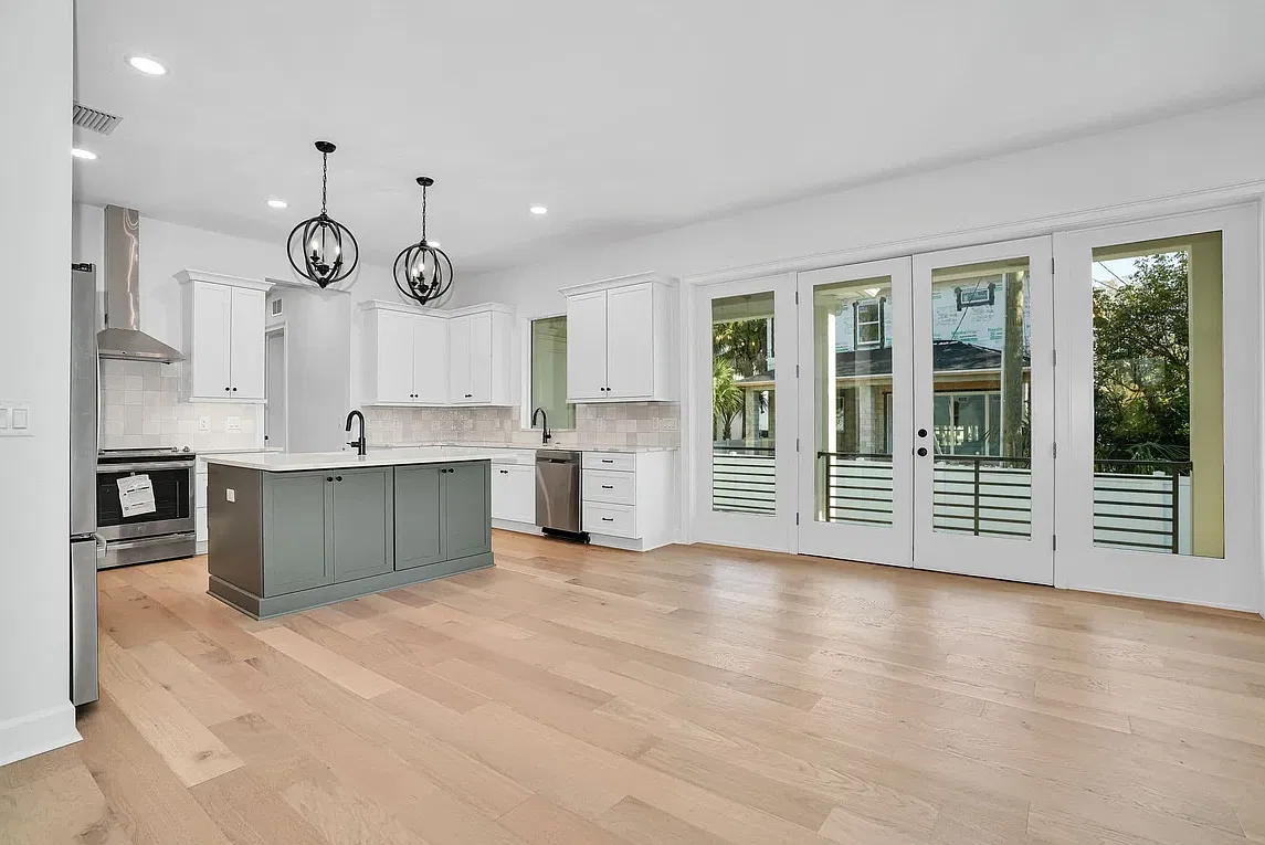 5 bed, 4.5 bath, 3620 sqft, $10,500 — Photo 3
