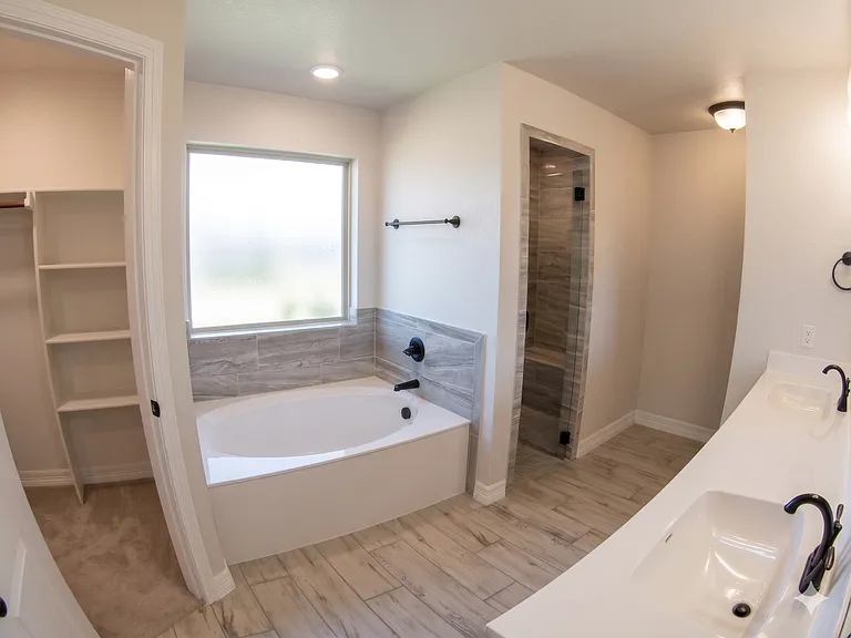 2121 Mercer St — Photo 14