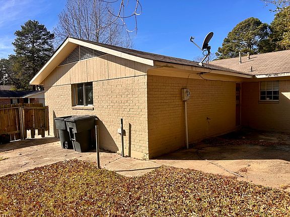 3rd image of 6451 Frondosa Dr