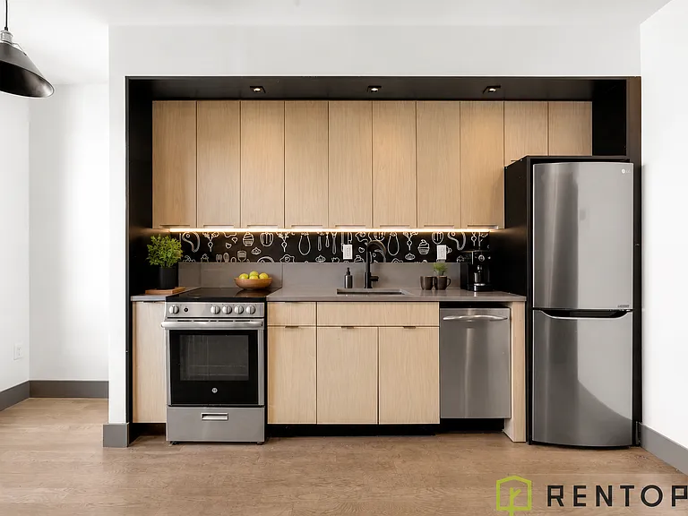 99 N 7th St #2B — Photo 3