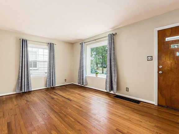 4th image of 360 E Jeffrey Pl