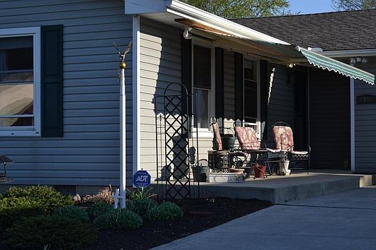 2nd image of 1931 Limetree Dr