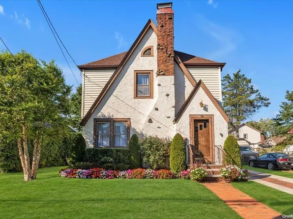 42 Driving Park Avenue, Lynbrook, NY 11563