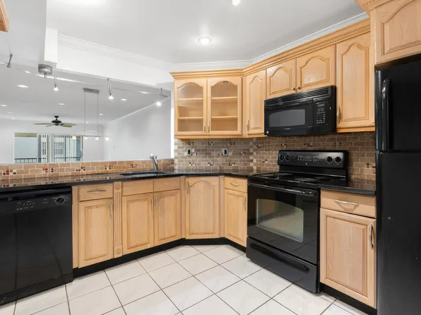 6300 S Falls Cir Drive #213, Lauderhill, FL 33319