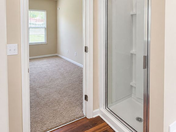 4th image of 4160 Lindbergh Way