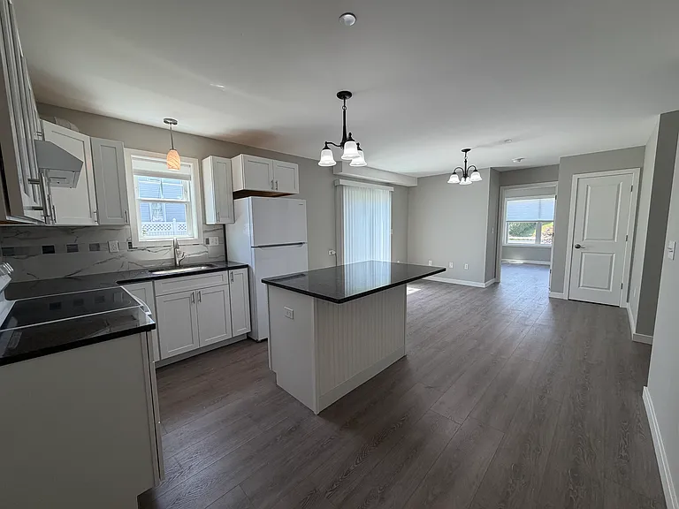 30-32 Osborne St #1 — Photo 8