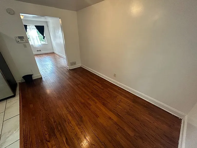 830 Montpelier St — Photo 2