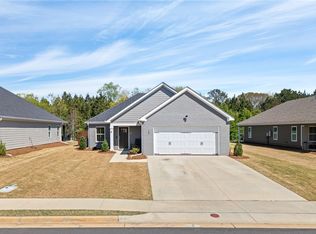 609 Bush Creek Rd, Opelika, AL 36804